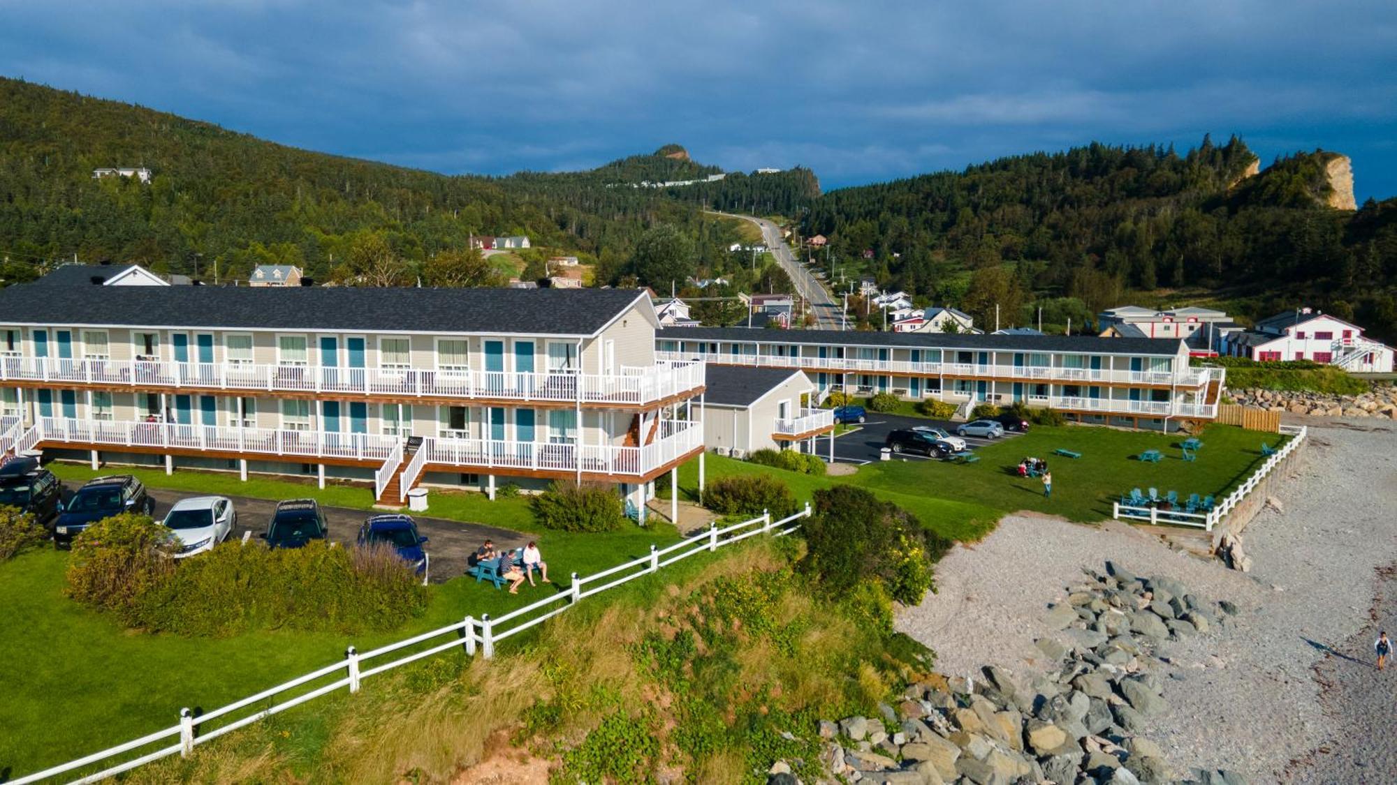 Hotel Les Trois Soeurs Perce Ngoại thất bức ảnh